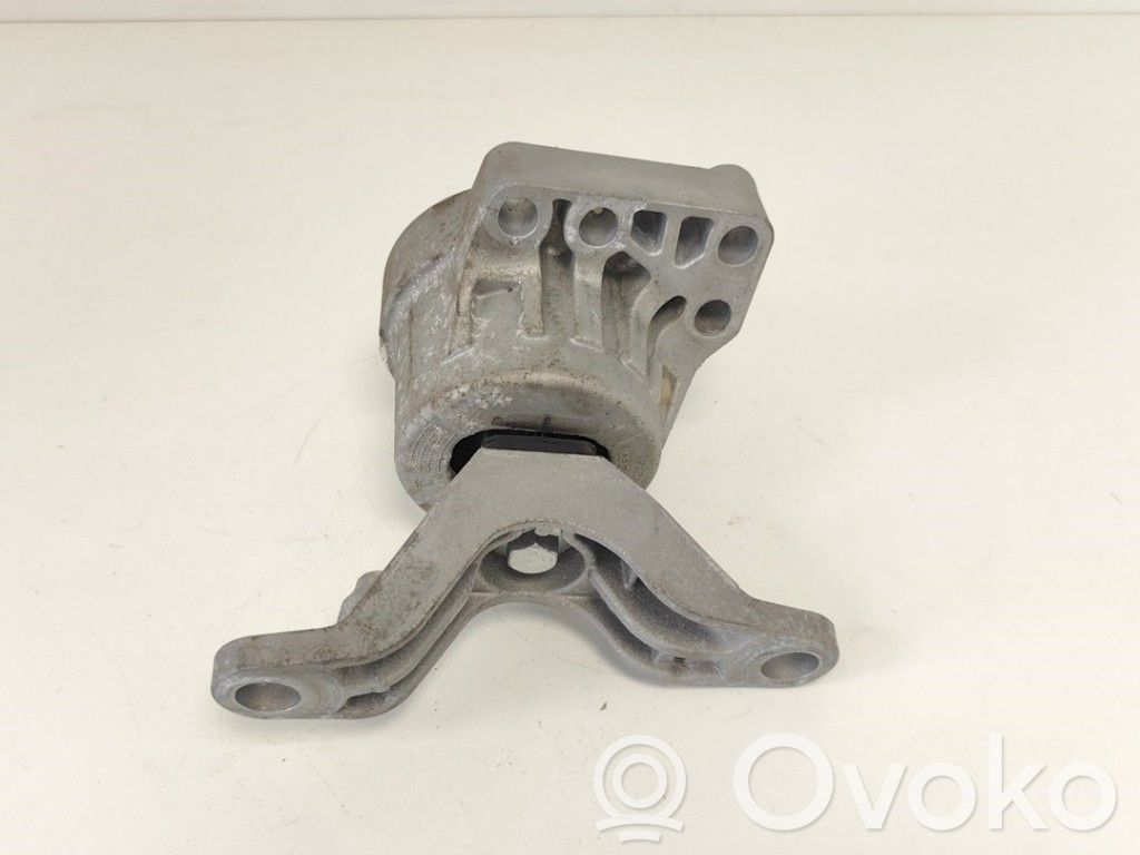 Volvo V60 Engine mount bracket 