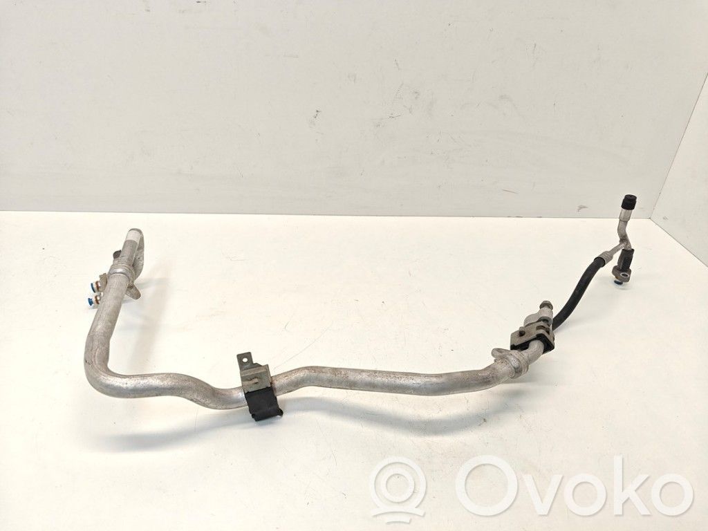 Ford Focus Ilmastointilaitteen putki (A/C) 
