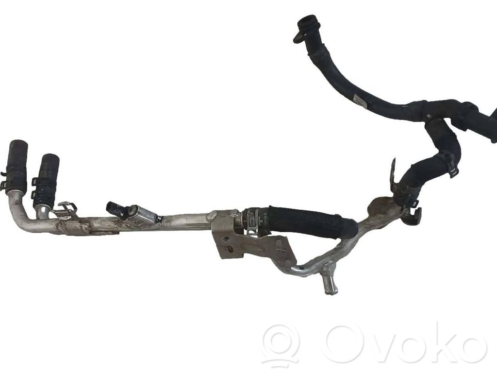 Volkswagen Touareg III Engine coolant pipe/hose 