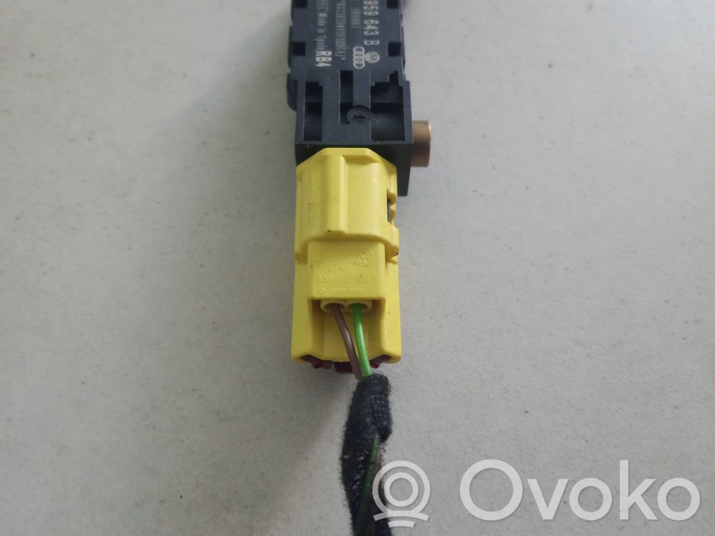 Volkswagen PASSAT B6 Airbag deployment crash/impact sensor 