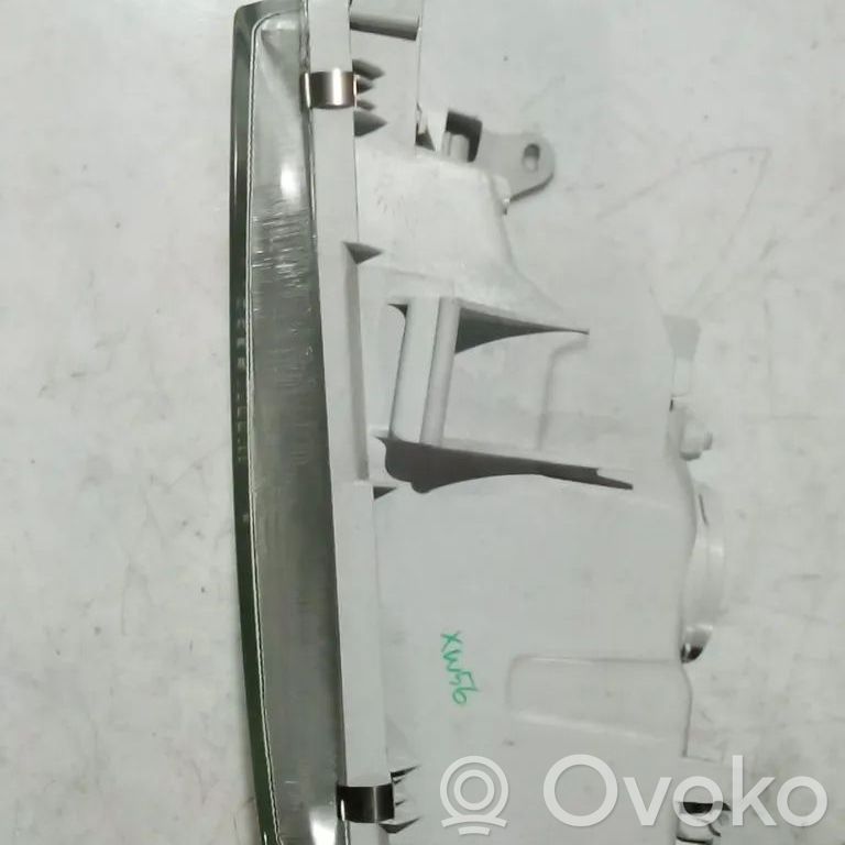 Toyota Corolla E10 Priekinio žibinto detalė 