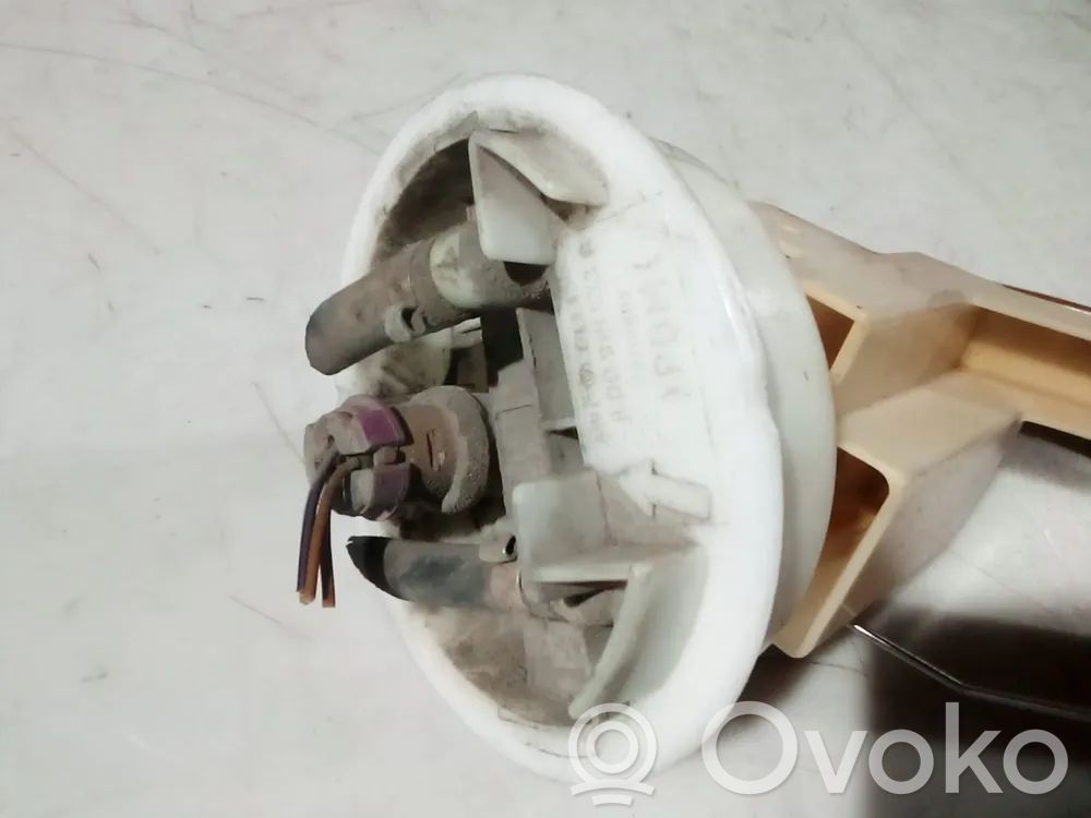Audi A4 S4 B5 8D Interruptor de apertura del depósito de combustible 