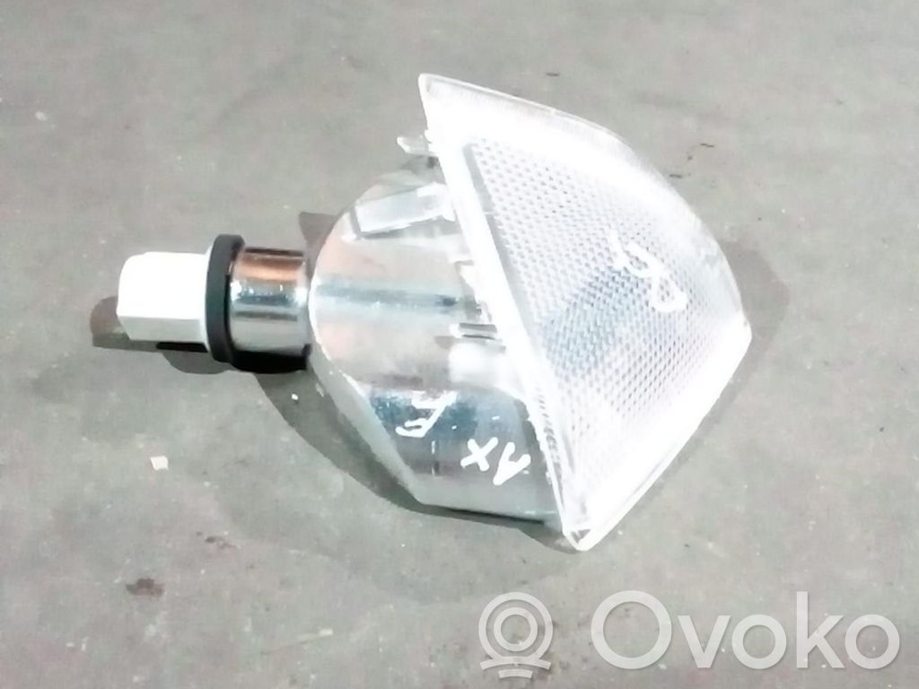 Citroen Axel Semnalizator bară spate 