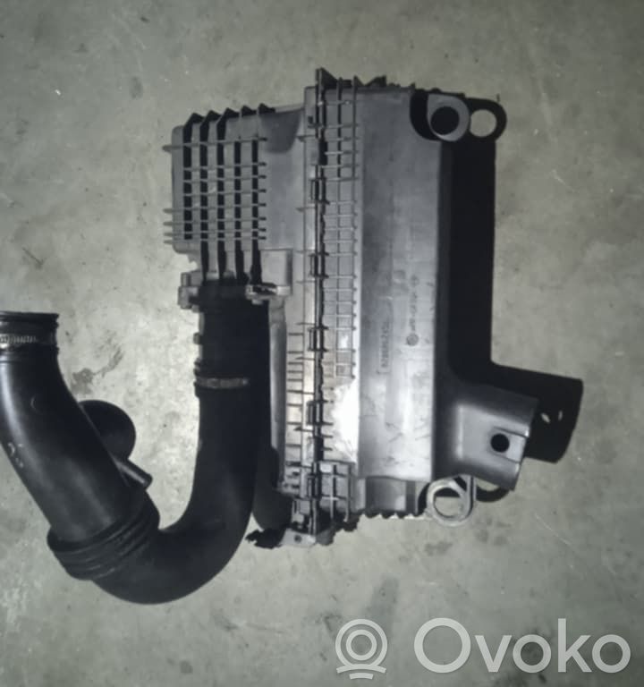 Renault Clio II Air filter box 