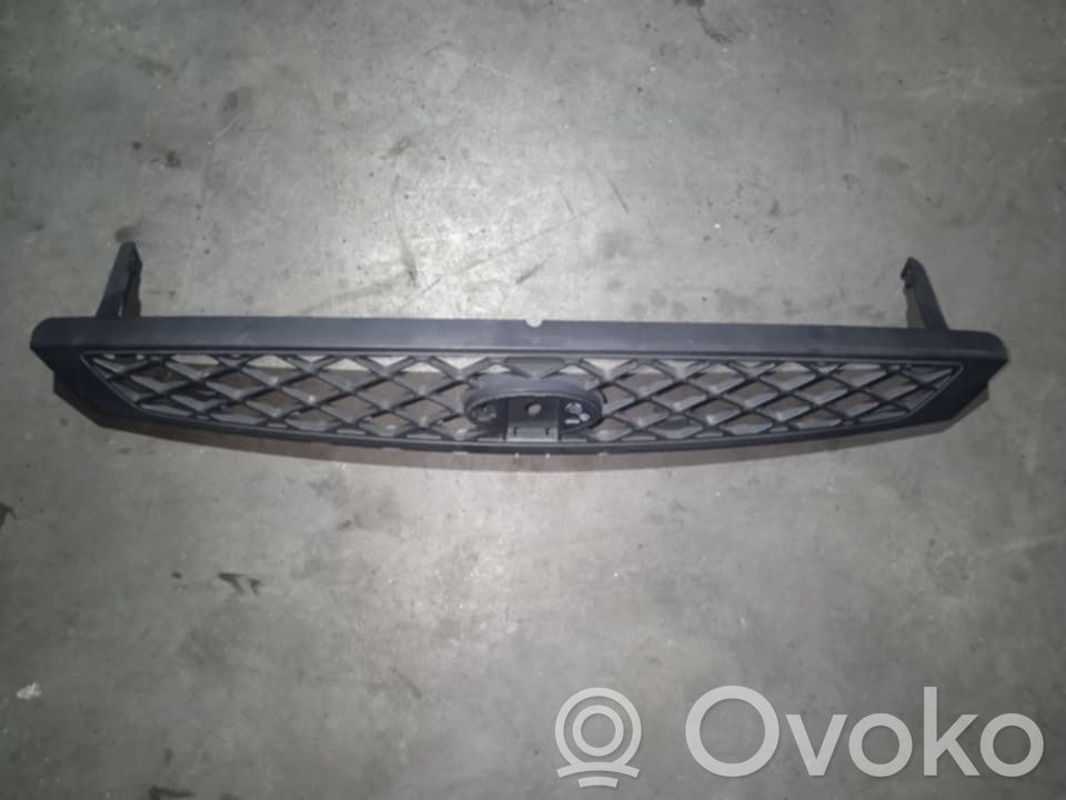 Ford Focus Front bumper upper radiator grill 