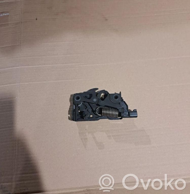 Ford Focus Dzinēja pārsega slēdzene 
