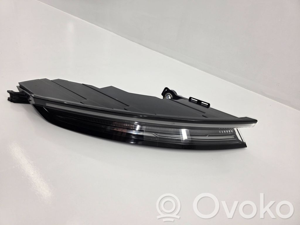 Porsche Taycan 9J1 Lampa tylna 