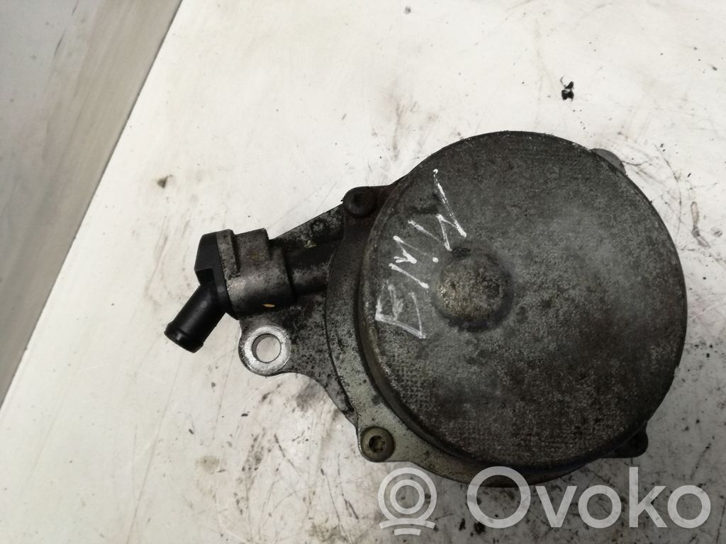 BMW 5 E39 Pompe à vide 