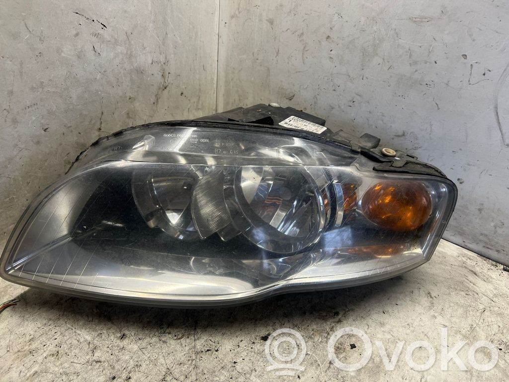 Audi A4 S4 B7 8E 8H Lampa przednia 