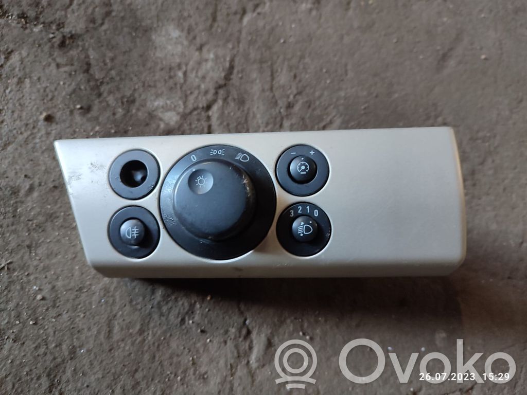 Opel Astra H Light switch 