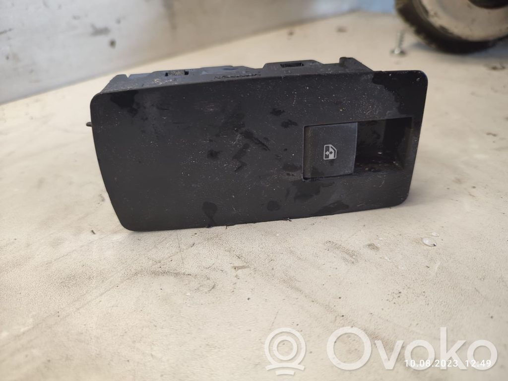 Opel Insignia A Electric window control switch 
