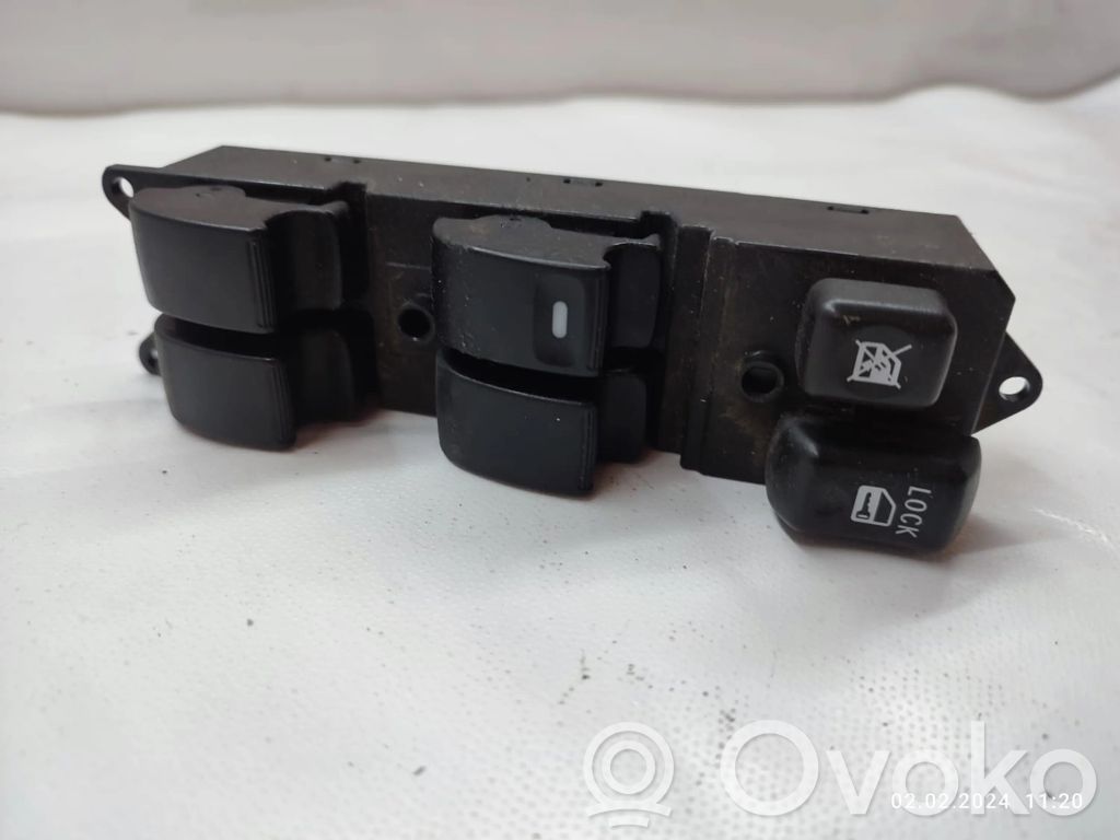 Peugeot 4007 Electric window control switch 