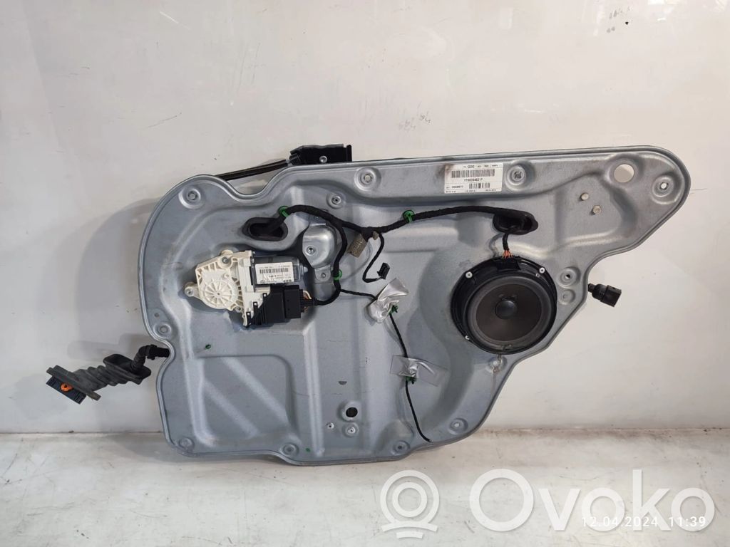 Volkswagen Touran I Elektryczny podnośnik szyby drzwi tylnych 