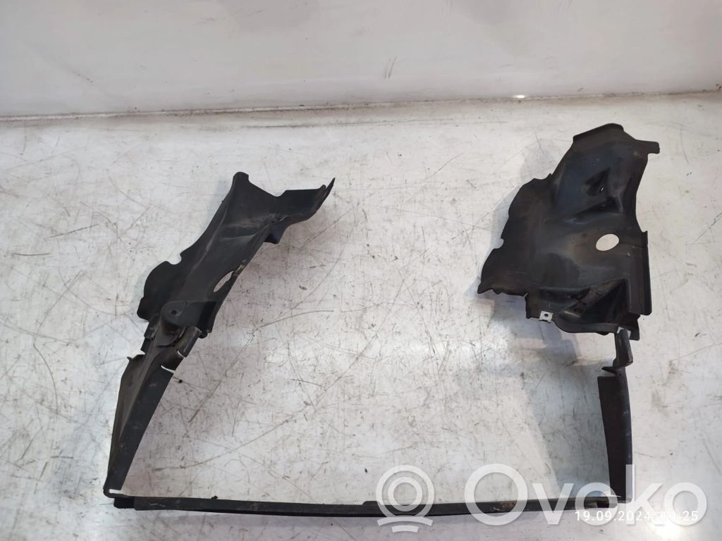 BMW X3 E83 Kita variklio skyriaus detalė 