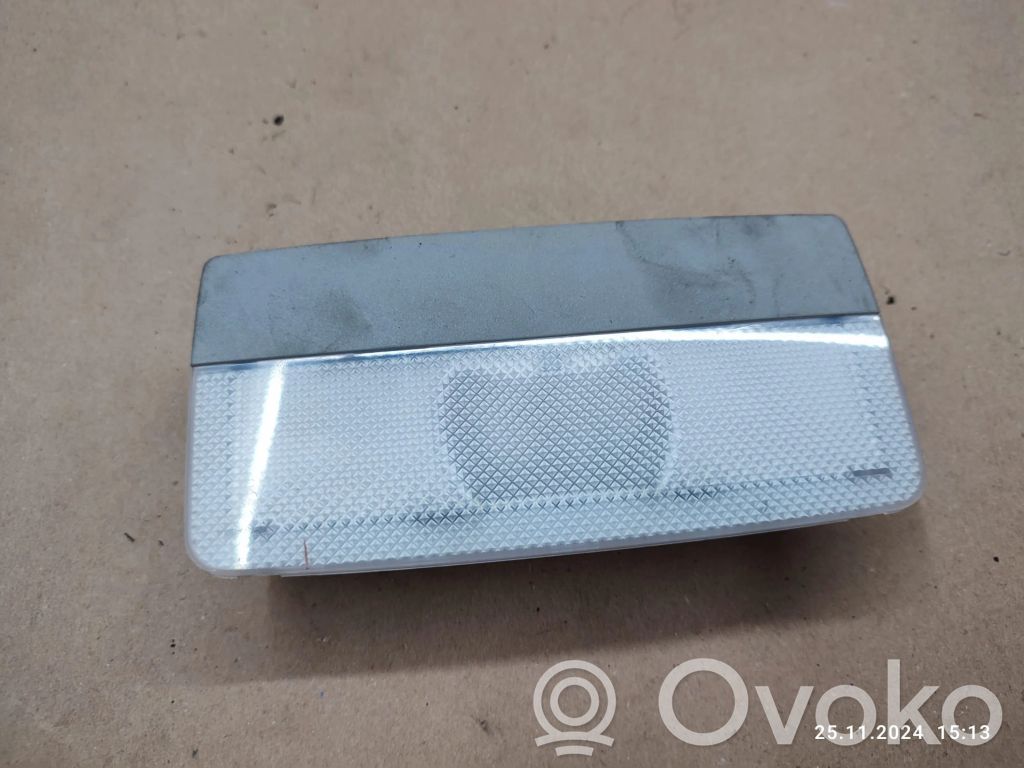 Opel Zafira C Luz del asiento trasero 