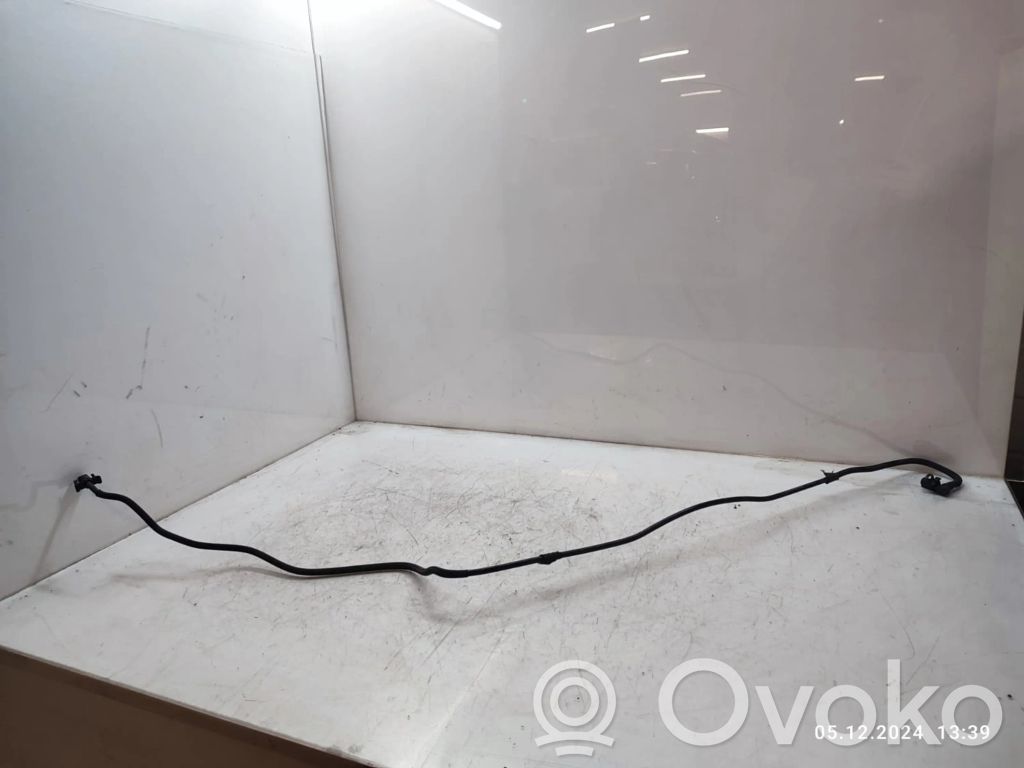 Engine coolant pipe/hose