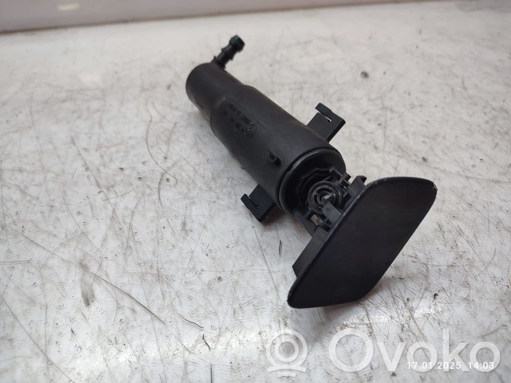 BMW X5 E70 Headlight washer spray nozzle 