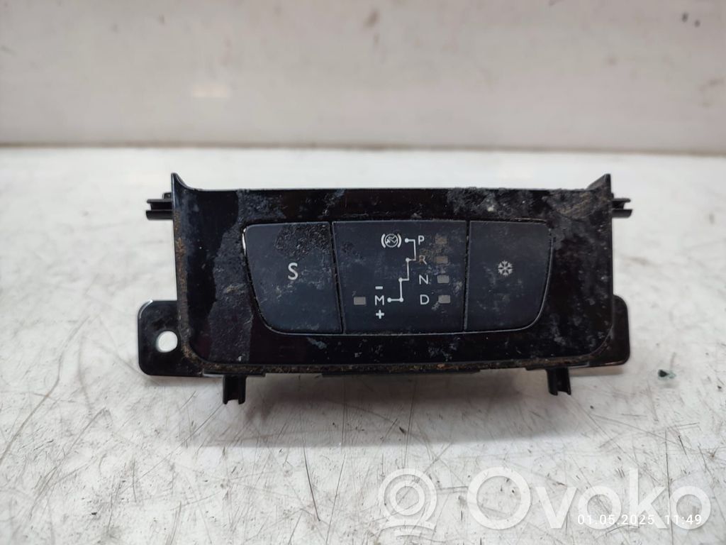 Peugeot 308 Gear shift selector indicator 