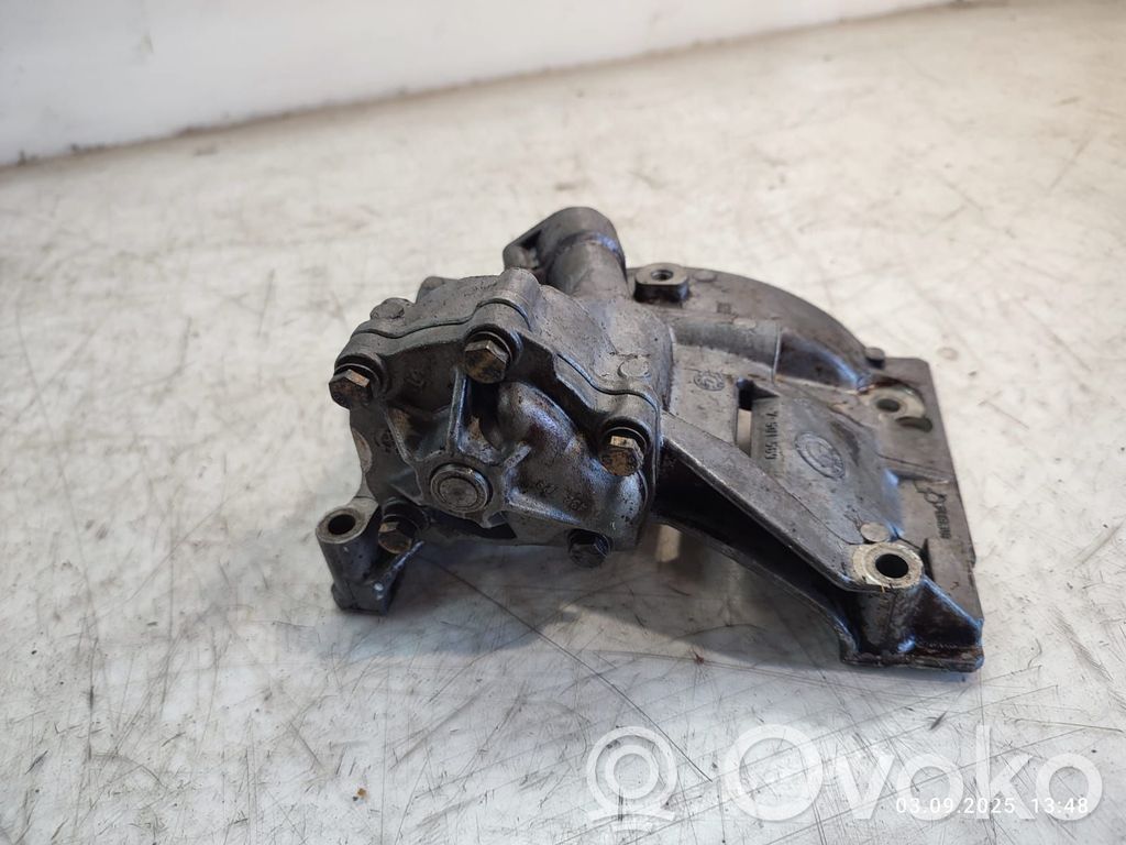BMW 5 E60 E61 Oil pump 