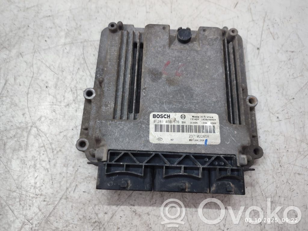 Opel Movano B Engine control unit/module 