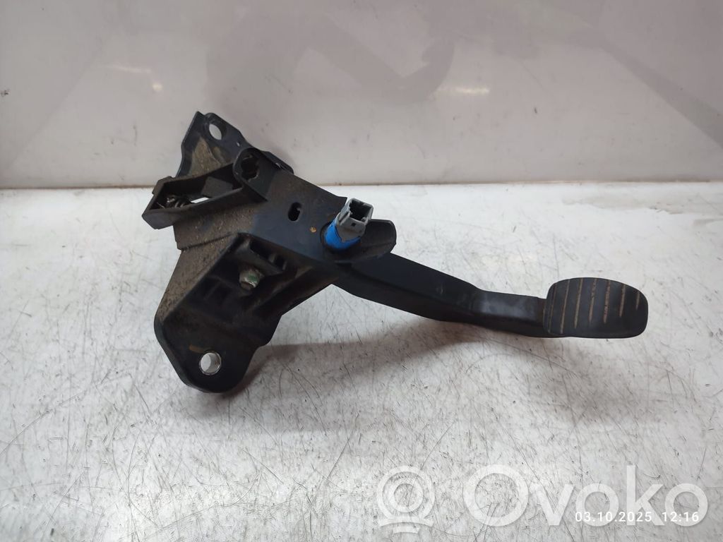 Opel Movano B Clutch pedal 