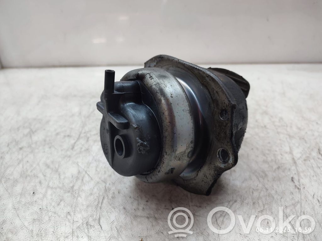 BMW X6 E71 Engine mount bracket 