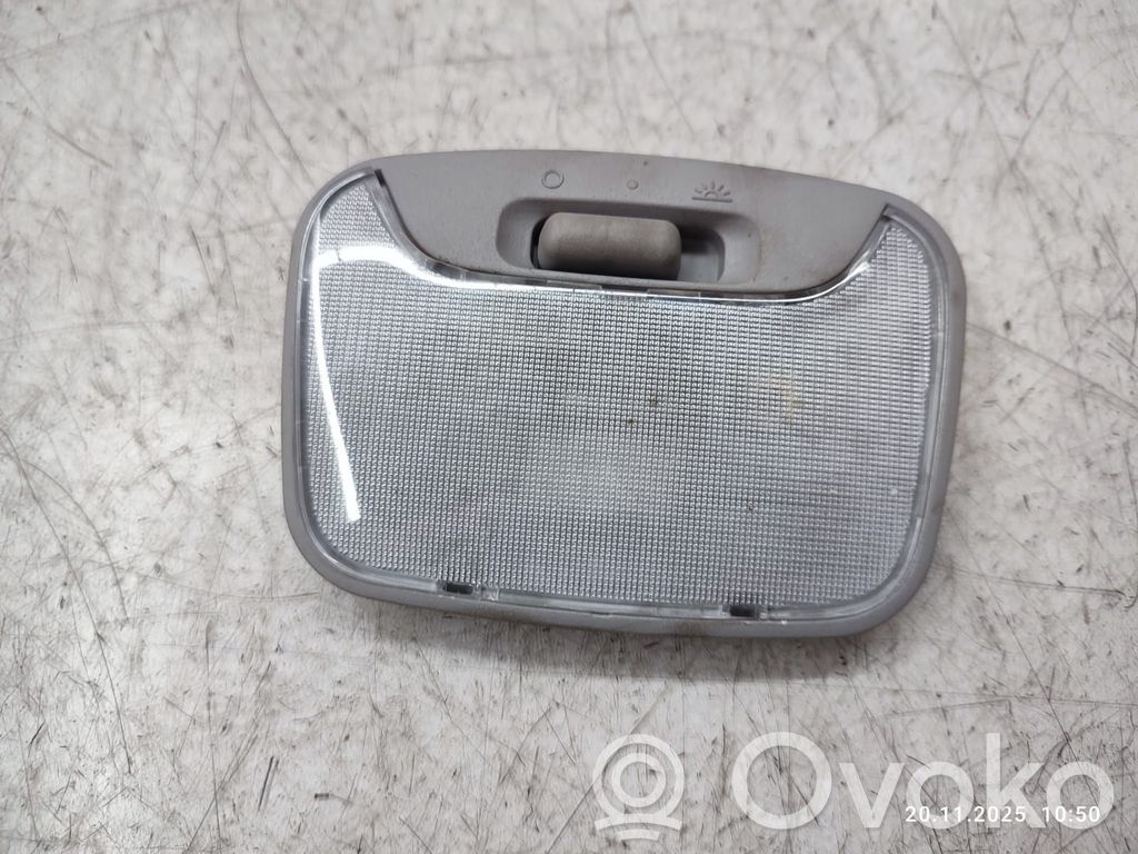 Mitsubishi L200 Luz del asiento trasero 