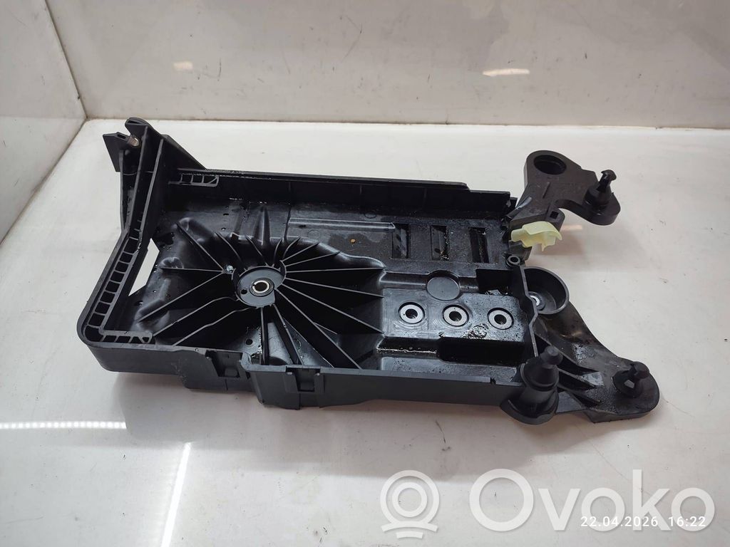 Seat Leon IV Akumuliatoriaus tvirtinimo padas 