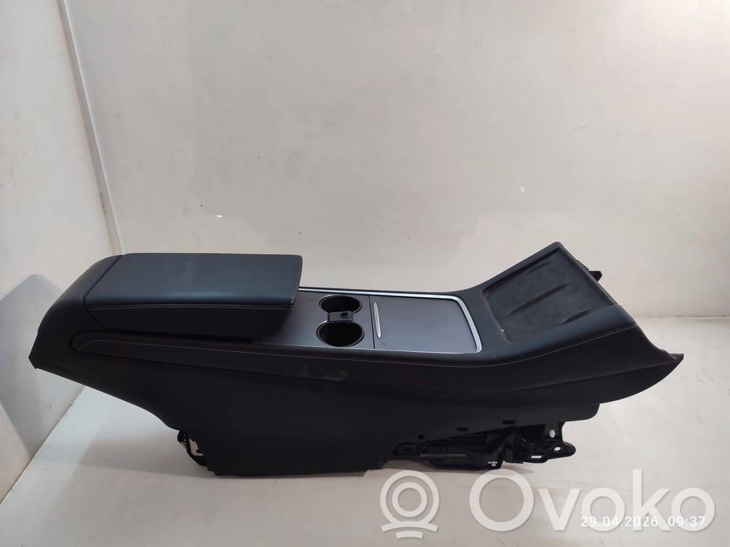Tesla Model Y Consola central 
