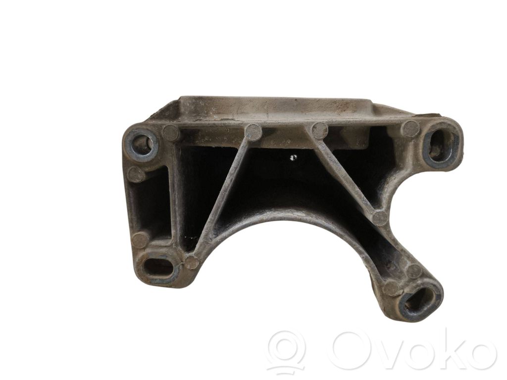 Jeep Grand Cherokee Gearbox mounting bracket 