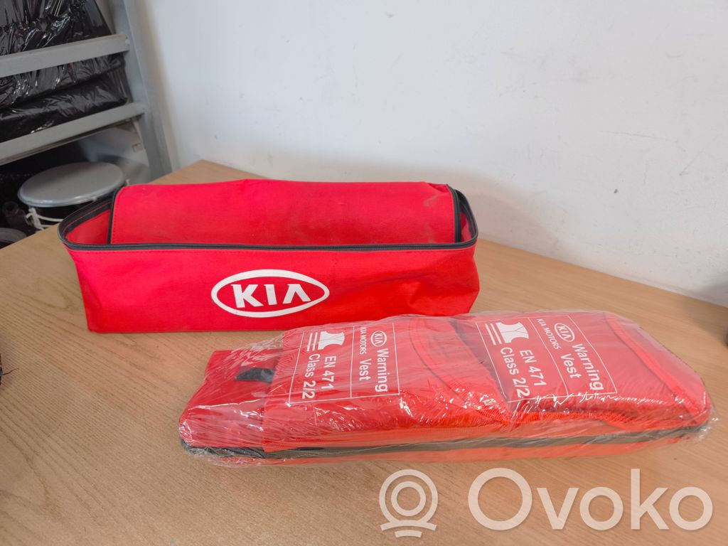 KIA Ceed First aid kit 