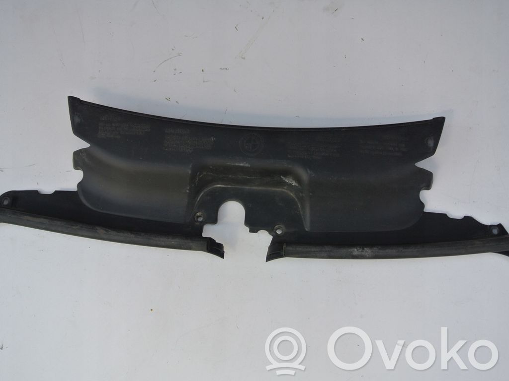 BMW X3 E83 Radiator trim 