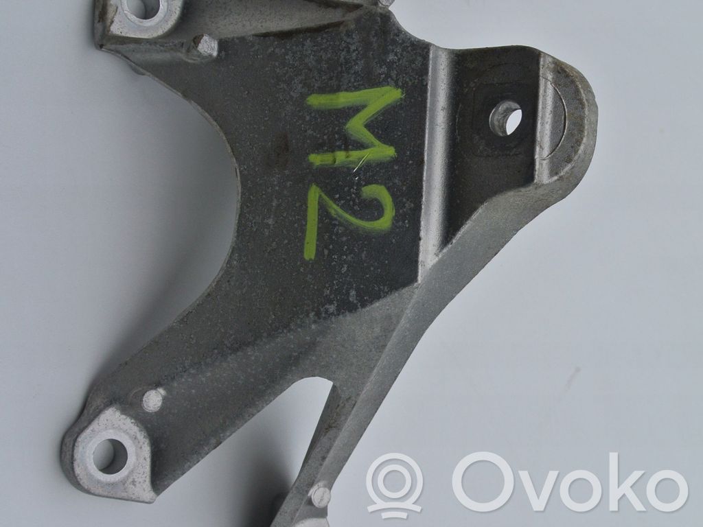 Engine mounting bracket   2289304