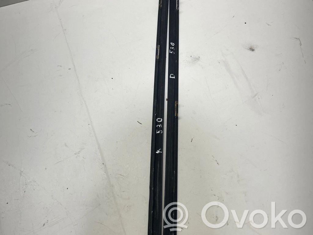 BMW 5 E60 E61 Tailgate/trunk side cover trim 