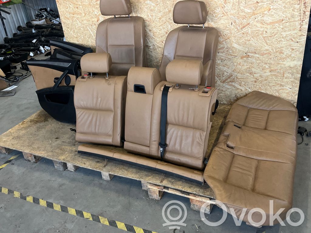 Interior set