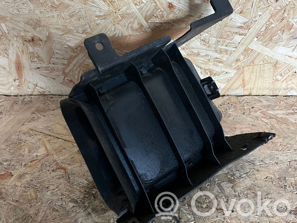 BMW 5 E60 E61 Air intake duct part 