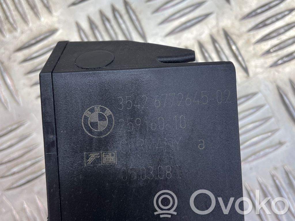 Akseleratora pedālis   6772645,25916010,050308