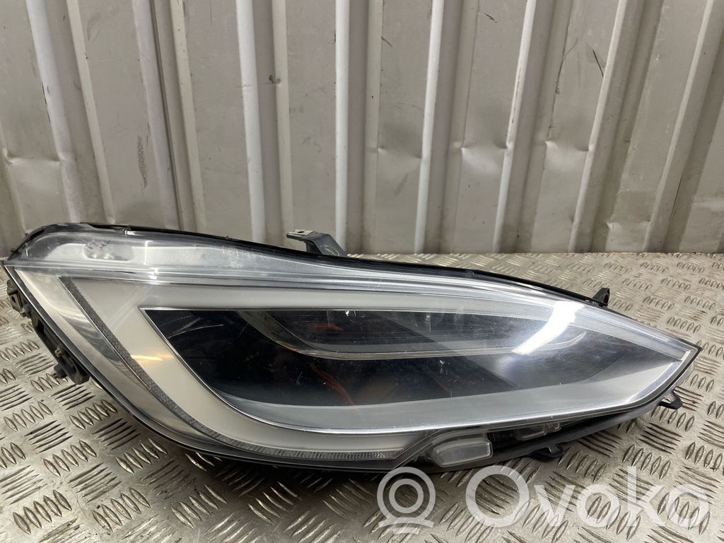 Tesla Model S Phare frontale 