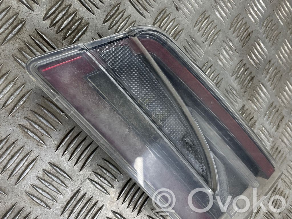 Tesla Model S Lampy tylnej klapy bagażnika 