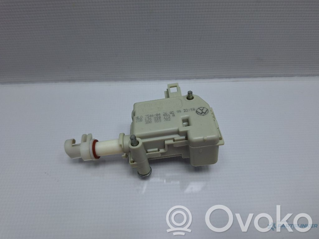 Volkswagen Golf IV Central locking motor 