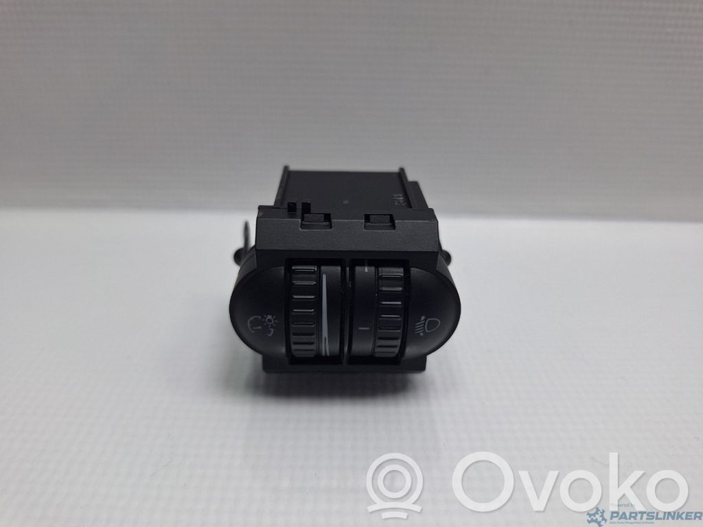 Volkswagen Golf VI Headlight/headlamp 