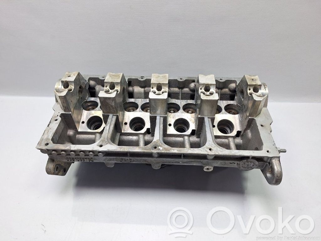 Volkswagen PASSAT B5 Engine head 