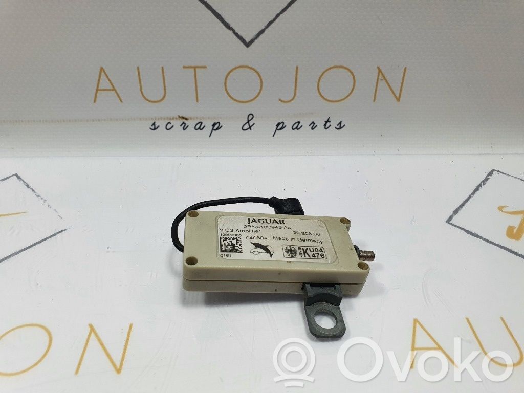 Pystyantennivahvistin   2R8318C945AA