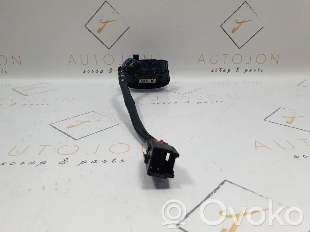 Polttoainesäiliön avauskytkin   2R839B242A,2R839B242A