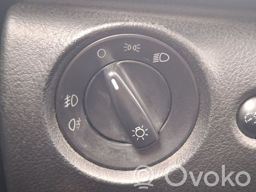 Volkswagen PASSAT B5.5 Comutator lumini bord 