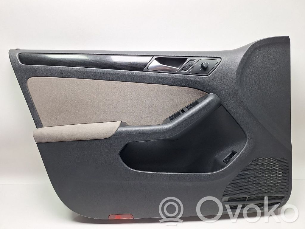 Volkswagen Jetta IV Boczki / Poszycie drzwi przednich 