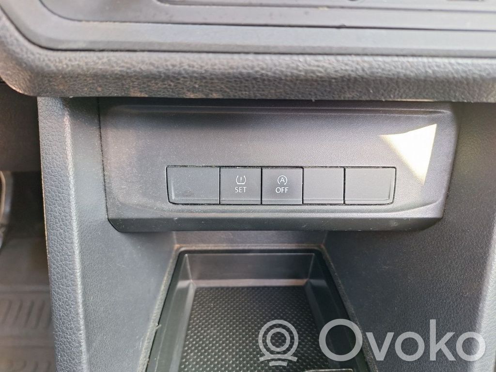Engine start stop button switch