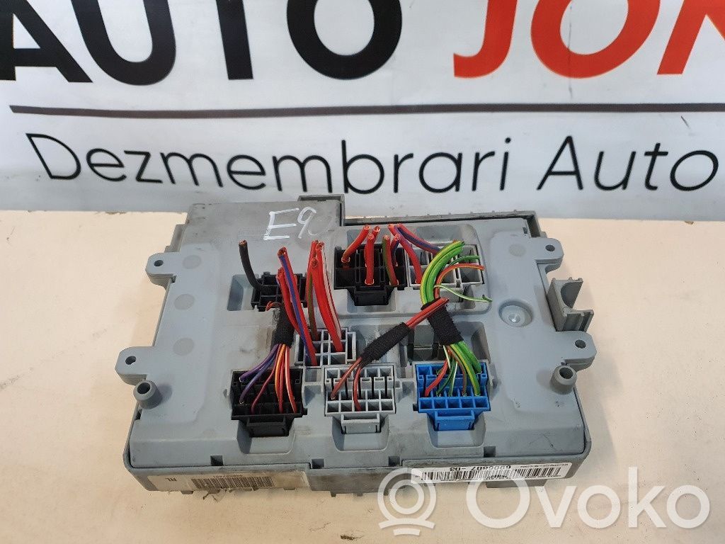 BMW 3 E90 E91 Fuse module 