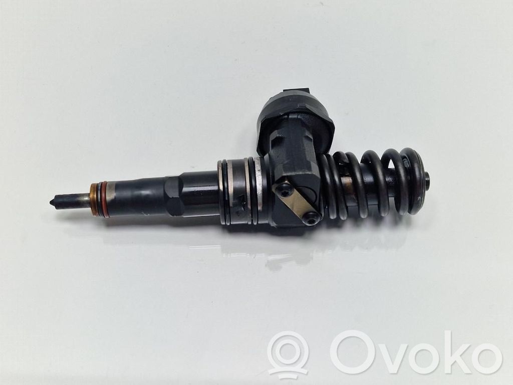 Inyector de combustible   038130073BJ