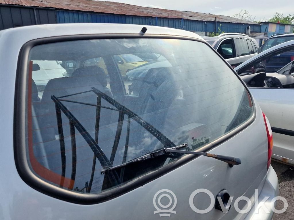 Suzuki Alto Lunetă spate 